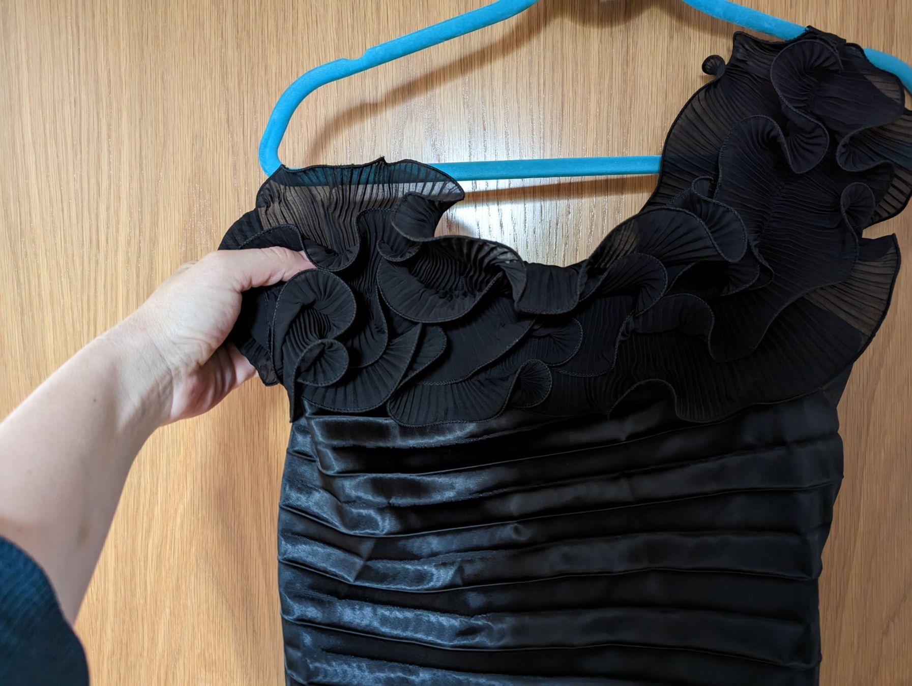 Vestiti: Cocktailkleid gr 38/40 – Usato da Busswil BE venduto da Binchenbeetli 3