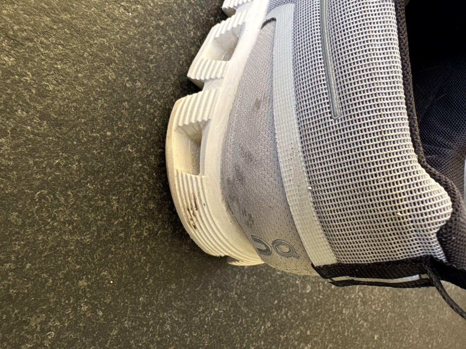On Scarpe da uomo: **ON CLOUD GREY * – Usato da Winkel venduto da Takumi01 1