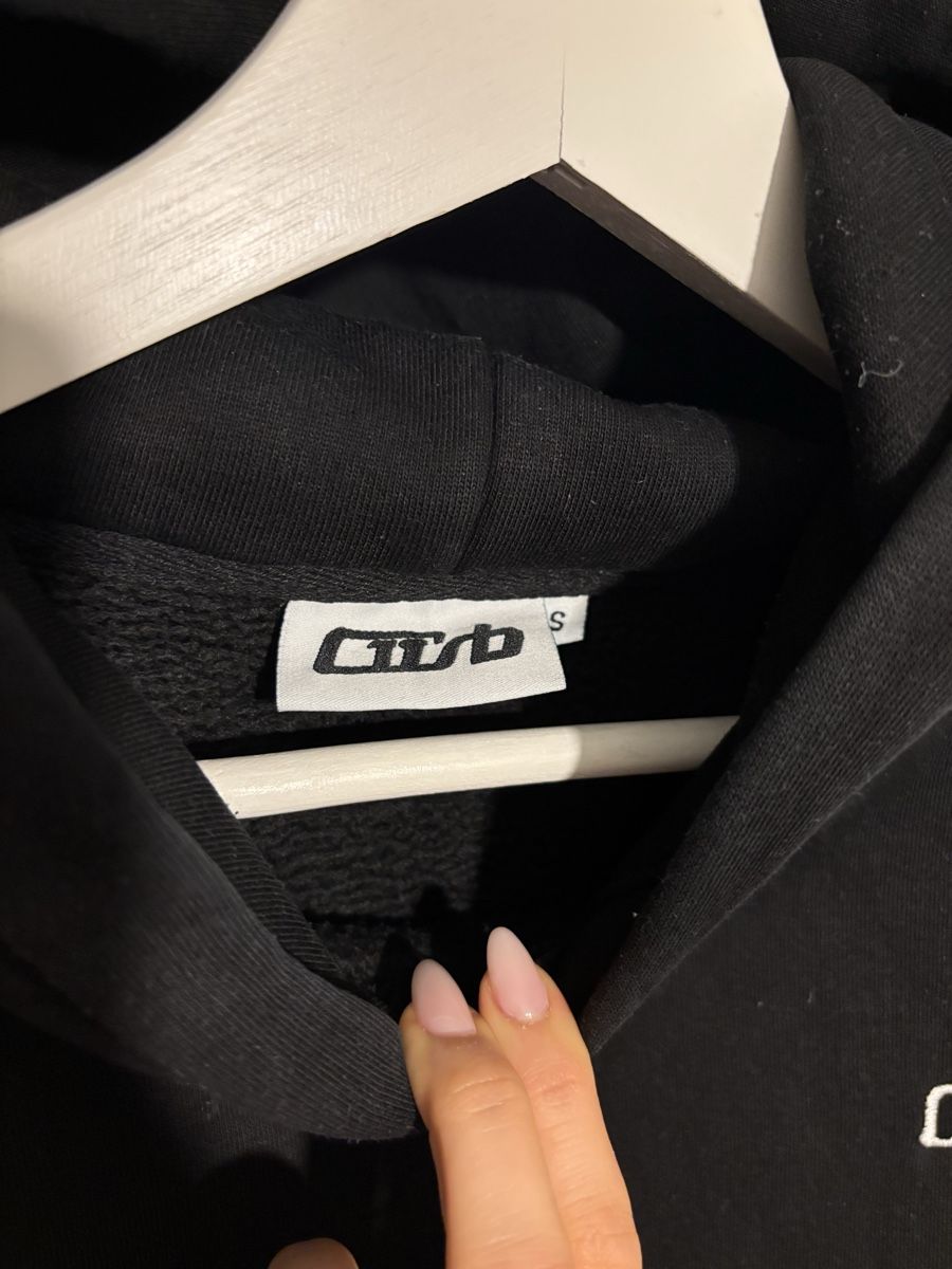 Maglioni & Felpe: CusbClo Hoodie – Usato da Küttigen venduto da Hedimia 1