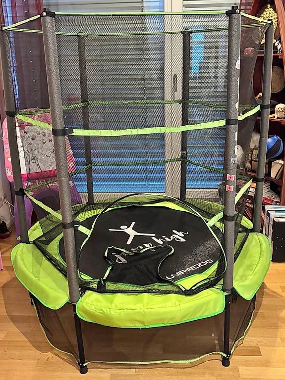 Trampoline: Trampoline Trampolin grün – Gebraucht aus Adliswil von sil_v8dy