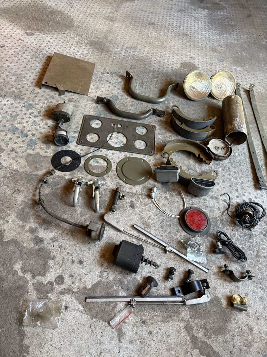 Alle Autoersatzteile: Jeep Willys  – Gebraucht aus Bennwil von Ford5600t 4