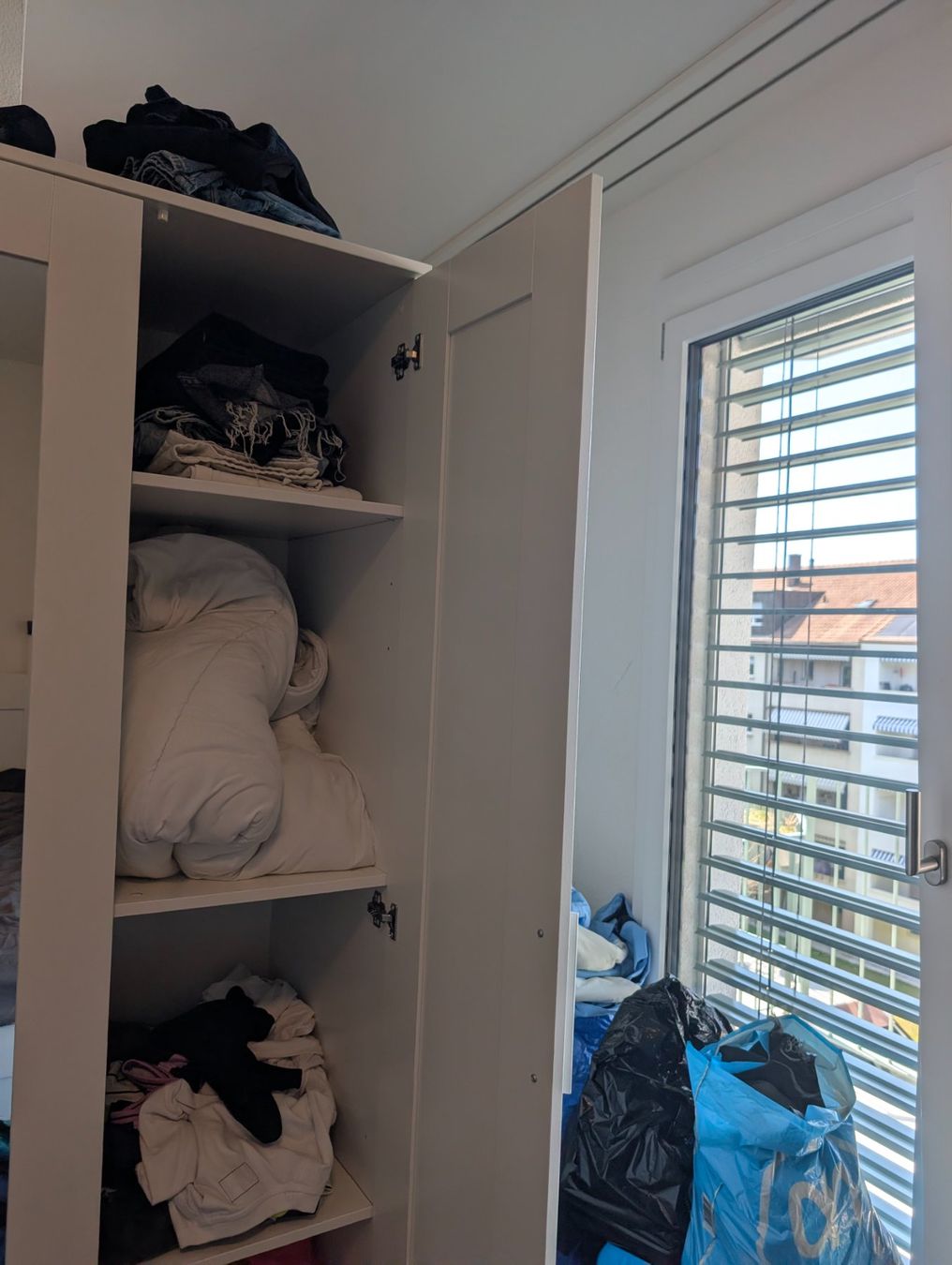 Ikea Armadi: Ikea Kleiderschrank – Usato da Basel venduto da mar_th5n 3