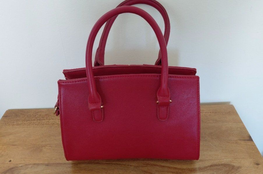 David Jones Borse da donna: David Jones Handtasche rot Leder Optik klein – Usato da Horgen venduto da zur_jq85 2