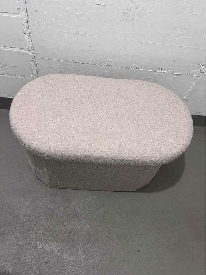 Sgabelli: Grosser Hocker mit Stauraum in Teddy-Optik – Nuovo (secondo la descrizione) da Solothurn venduto da sl_27 1