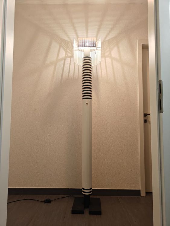 Lampadaire Shogun par Mario Botta pour Artemide. Italie 1980 | Paul Bert Serpette