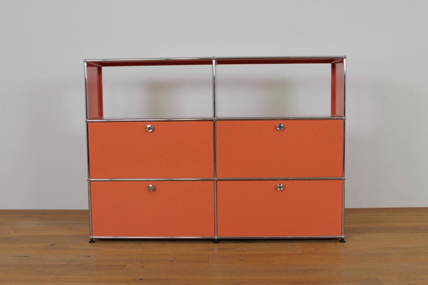 USM Scaffali: USM Haller Highboard // UPCYCLED // NEUE FARBEN – Nuovo (secondo la descrizione) da Affoltern am Albis venduto da StudioStandard