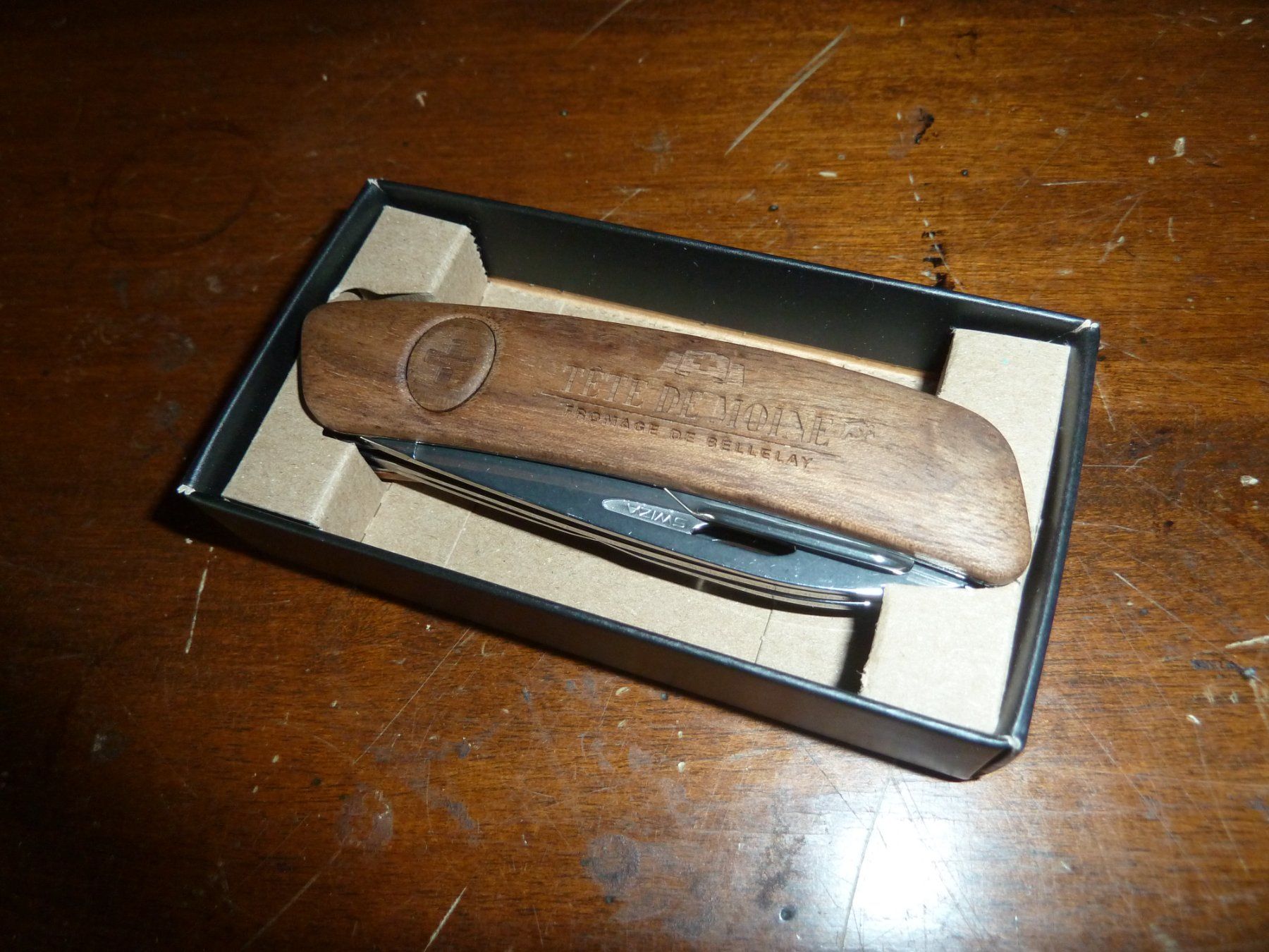 Swiza Coltelli tascabile: Couteau Swiza – Nuovo e nell'imballaggio originale da Biel/Bienne venduto da alex-841