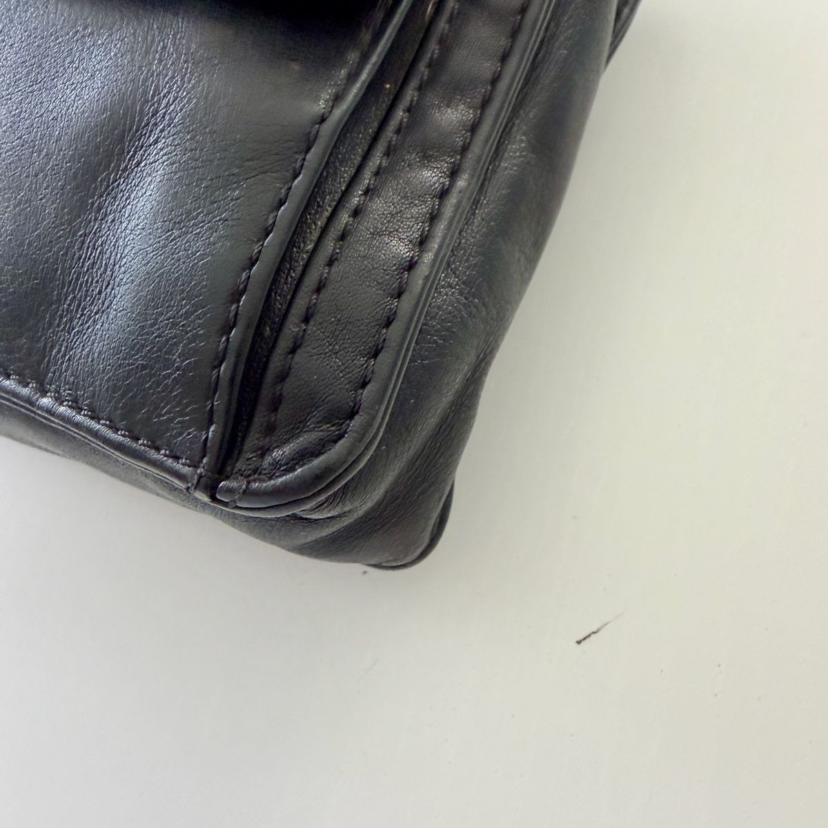 Tumi Taschen: TUMI Black Leather Handbag – Gebraucht aus Freienbach von Avviivva_Shop 4