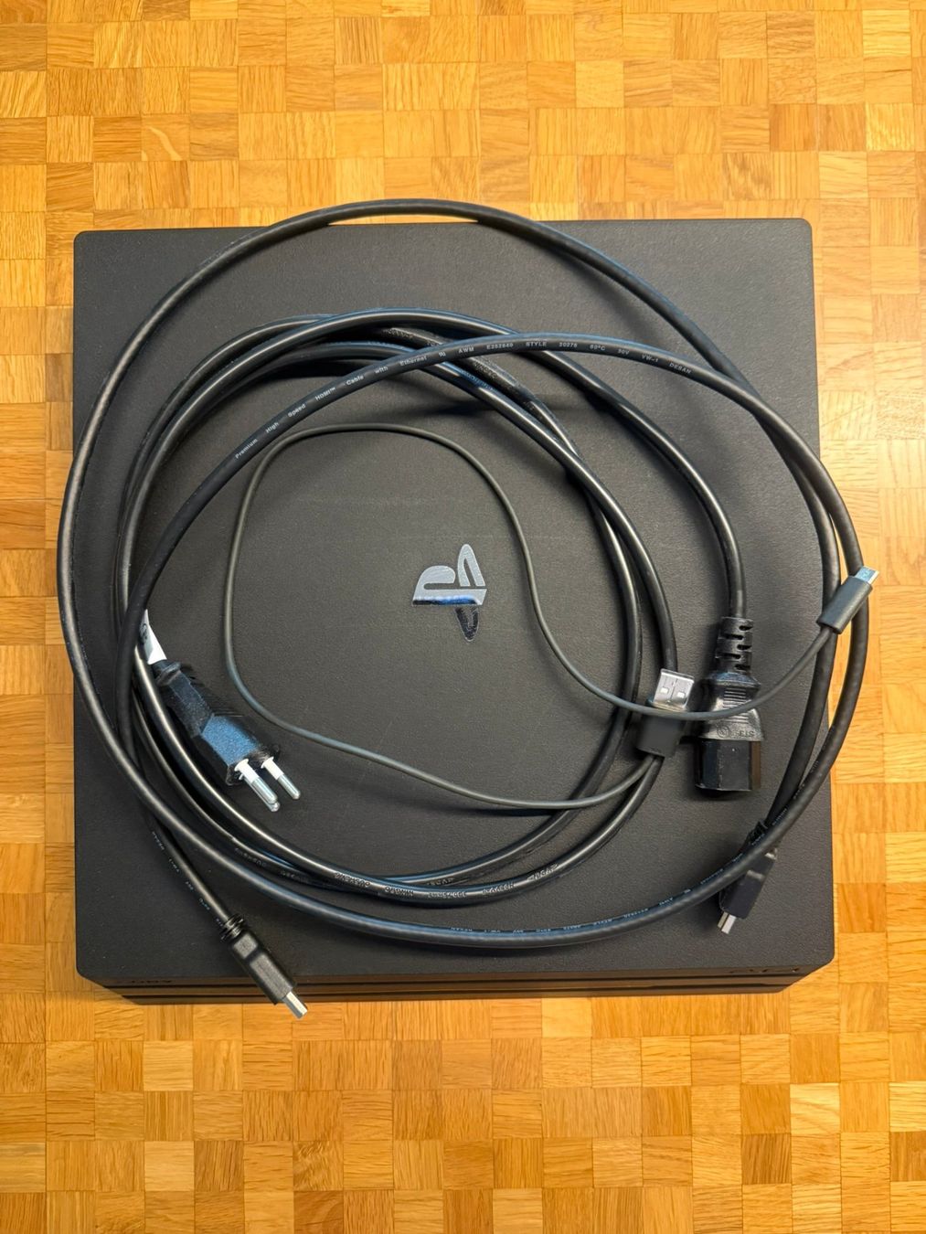 Sony Console: Playstation 4 Pro 1 TB – Usato da Meikirch venduto da meineangebote 5