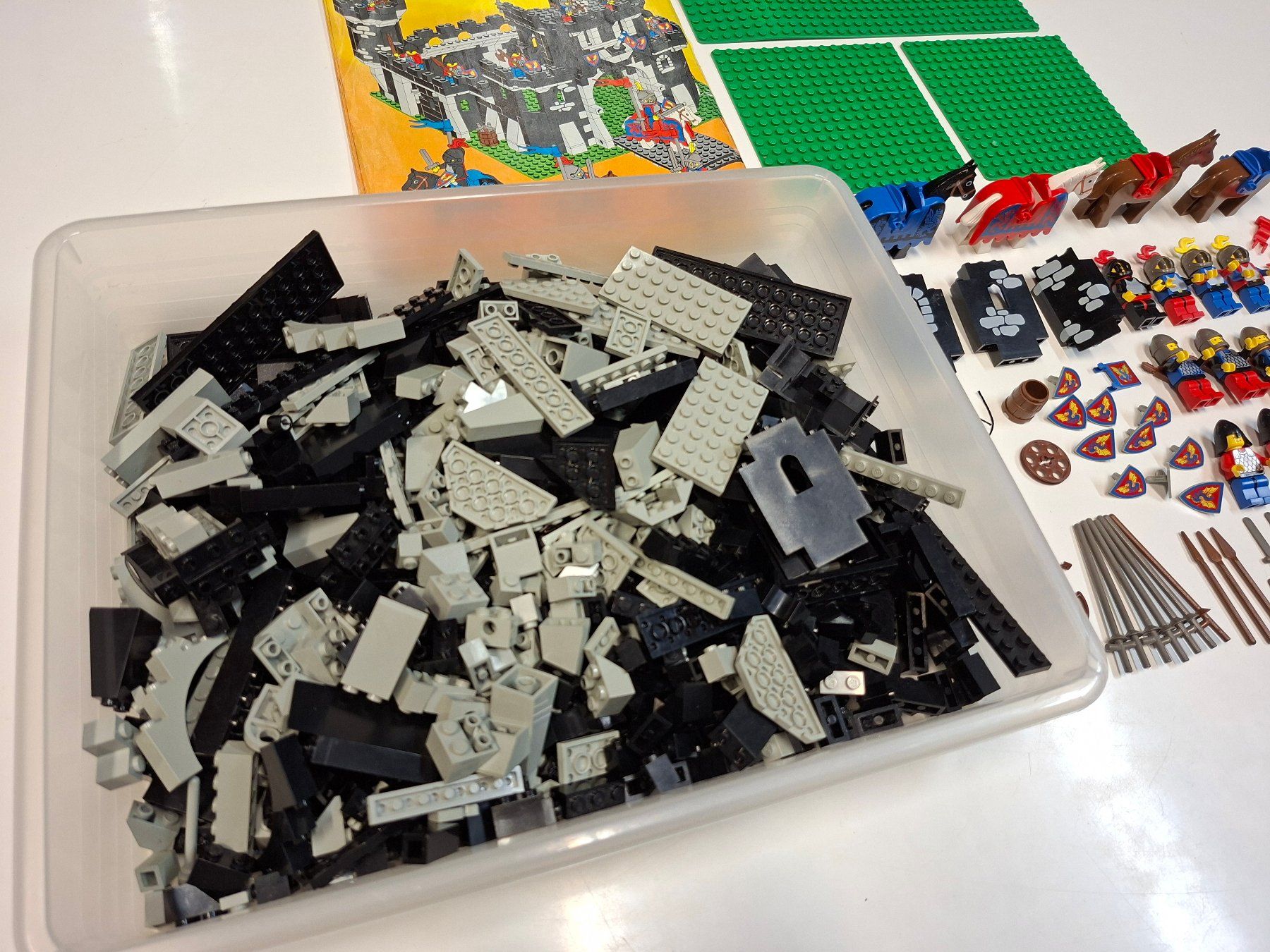 Lego Spielzeuge: Lego 6085 Black Knights Black Monarch's Castle – Gebraucht aus Sils im Domleschg von AMAG_AUDI_ZH 1