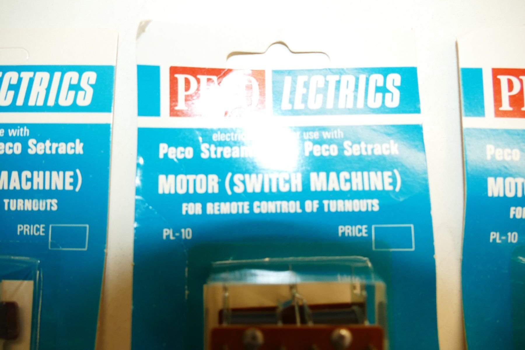 Modellini di ferrovie: Peco H0: 3xMotor (Switch Machine) Remote Control Turnouts – Usato da Niederhasli venduto da rail-duerst 2