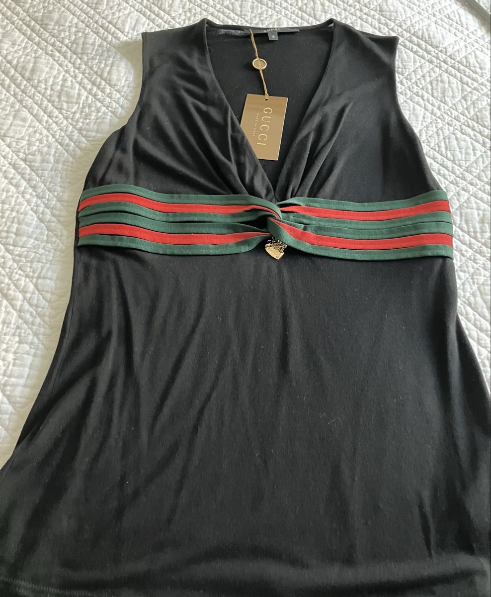 Gucci Top: GUCCI top S – Nuovo e nell'imballaggio originale da Clarens venduto da Piluka