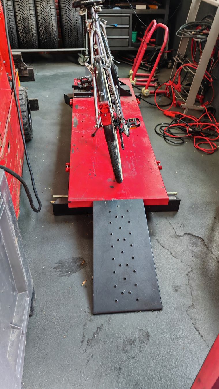 Piattaforme elevatrici: Motorrad Lift – Usato da Oberengstringen venduto da 156driver