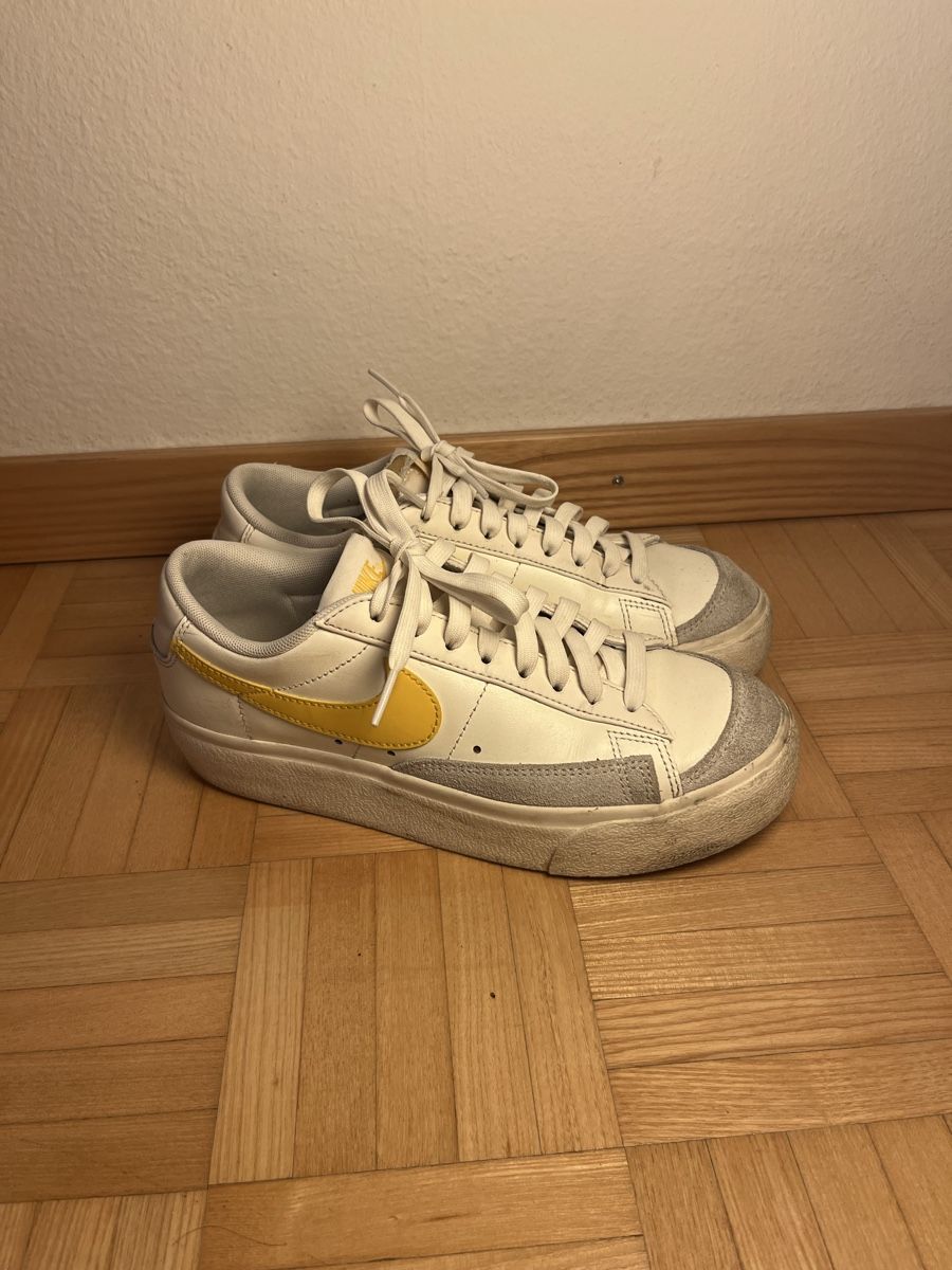 Nike Chaussures femmes: Nike Blazer low top, platform – D'occasion à Zürich par gaminev
