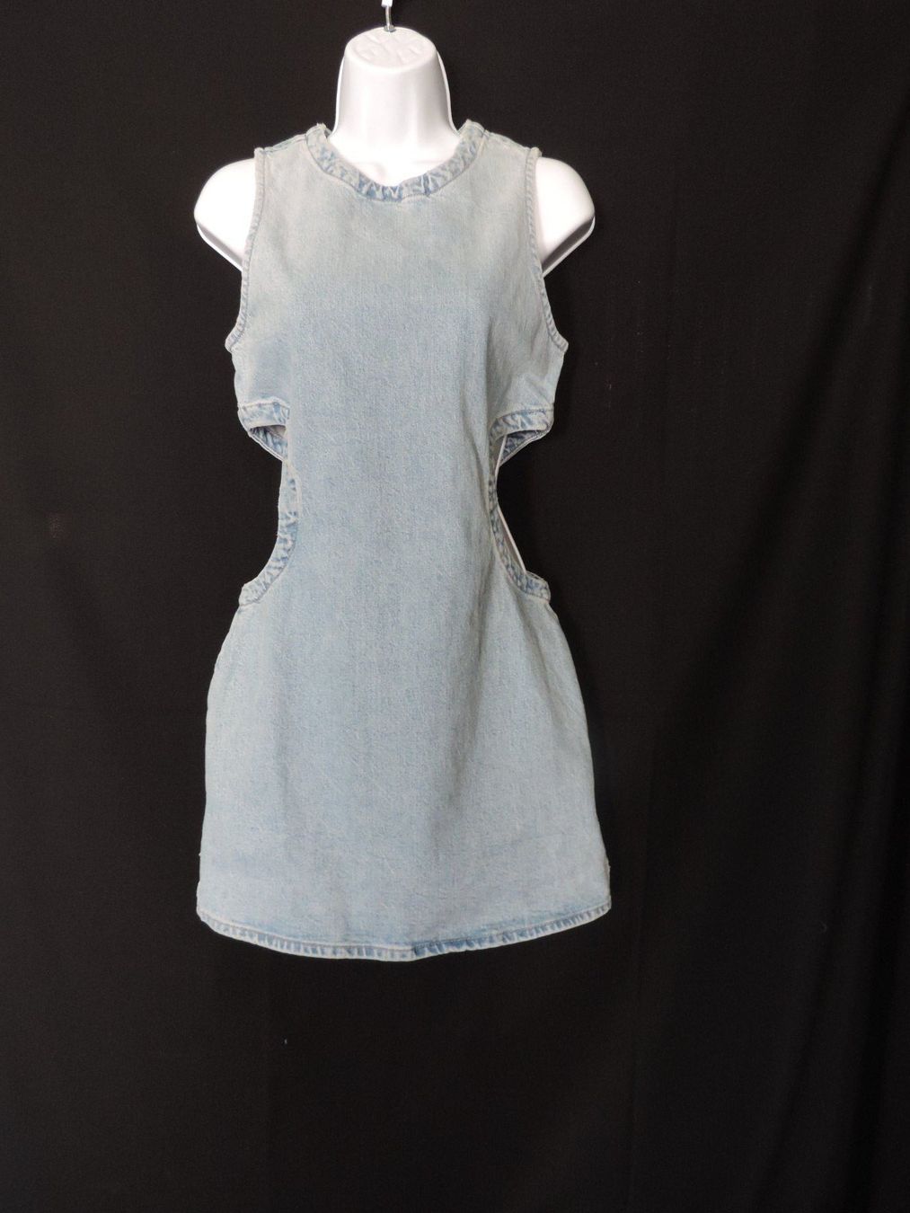 Pull&Bear Vestiti: robe jeans bleue claire échancré hanche – Usato da Genève venduto da Axelle333 6