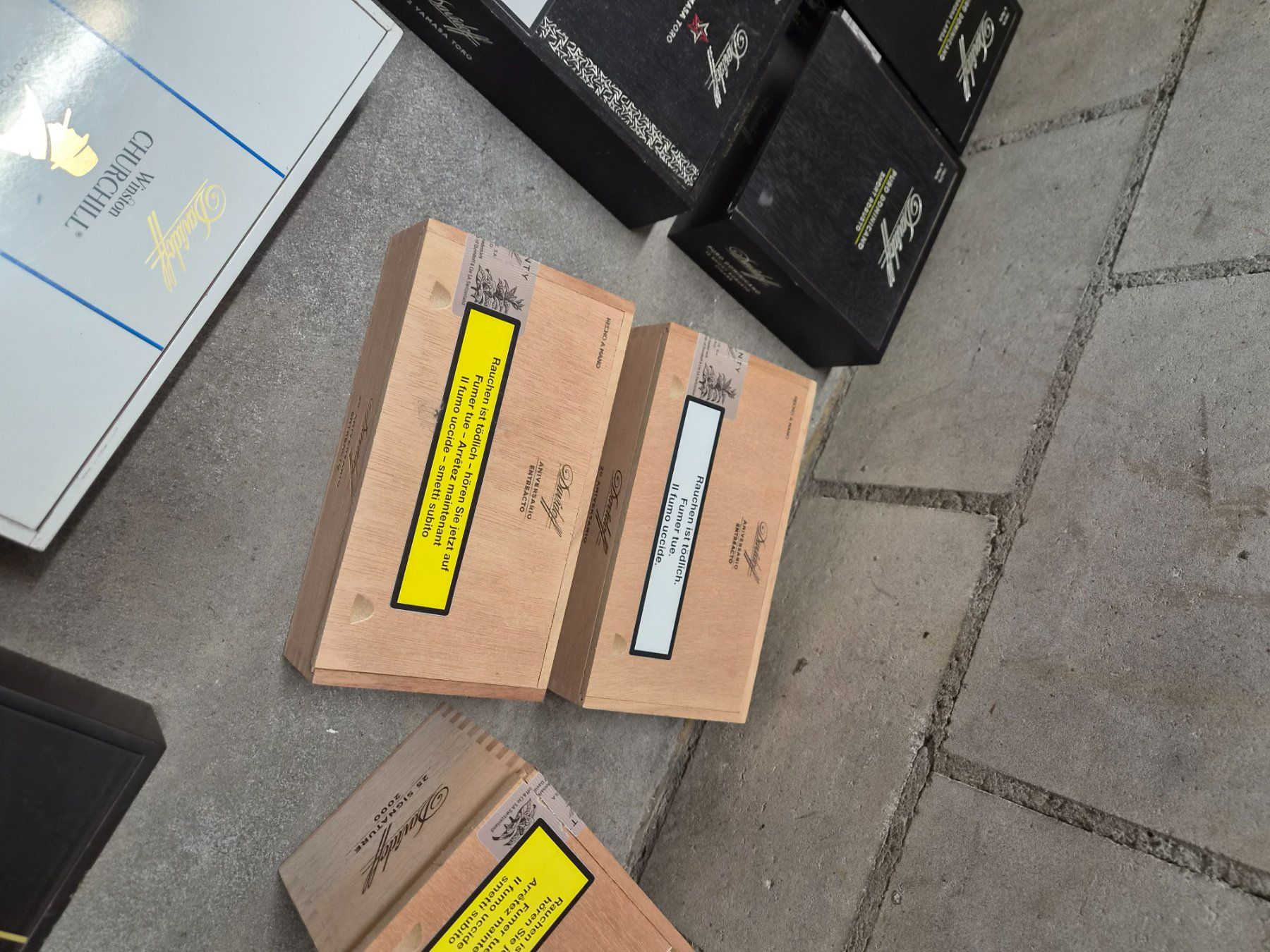 Sonstige Tabakwaren: 12 x Davidoff Zigarrenkisten mix – Gebraucht aus Wetzikon ZH von Tothart 4