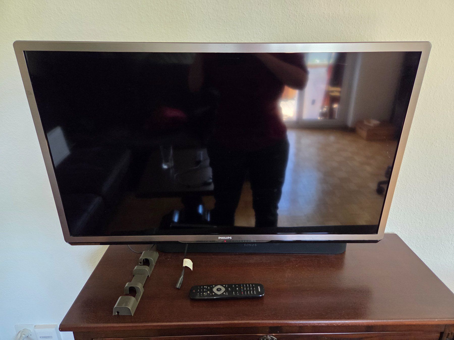 Appareils TV: Fernseher mit Wandhalterung – D'occasion à Winterthur par CherrySchott