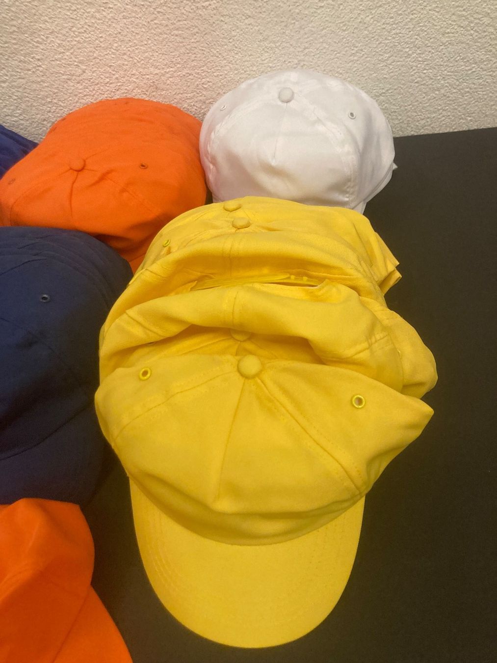Hüte, Mützen & Caps: Restposten Caps, gemischte Farben, 100 Stück – Neu (gemäss Beschreibung) aus Neuenhof von jorogo 3