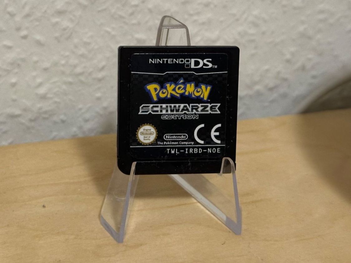 Pokémon Giochi: Pokémon Schwarze Edition - Nintendo DS – Usato da Zürich venduto da Hunger-Toys-Games