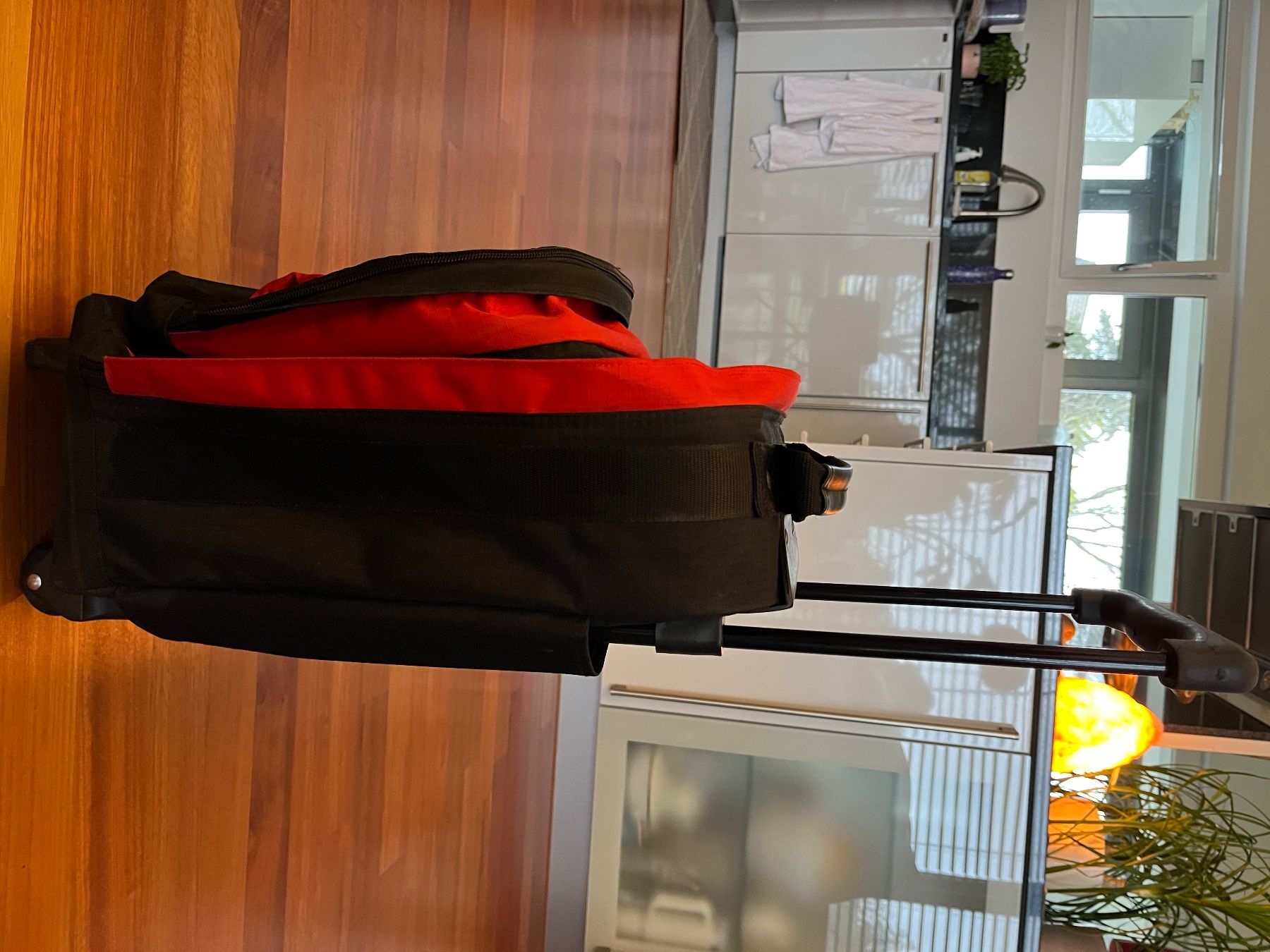 Altro in Aeronautica: Umbro Kinder Trolley – Usato da Uhwiesen venduto da mat_78fs 2