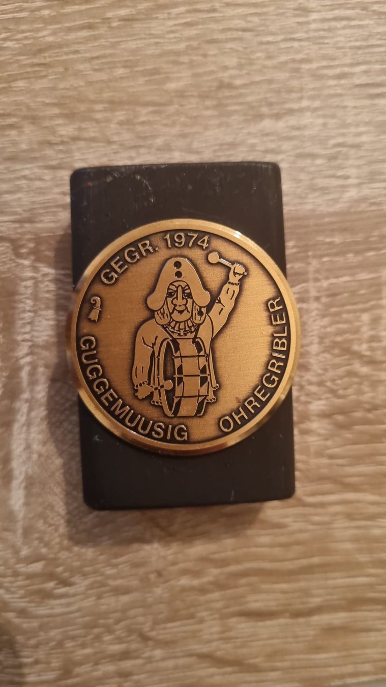 Placchette & Badge: Guggemuusig Ohregribler Basel (Gegr.1974) – Usato da Basel venduto da Dawid1713