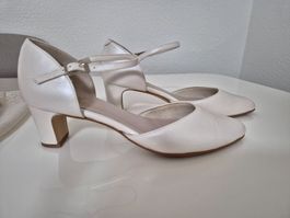 Off-white Schuhe von Fiarucci- gr. 38 (UK 5)
