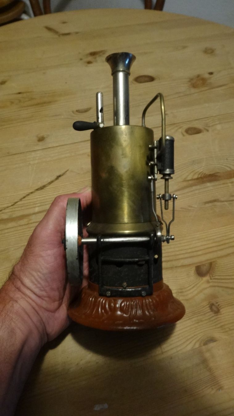 Modellbausätze & Standmodelle: machine verticale à vapeur – Gebraucht aus Rebeuvelier von falcon58 2