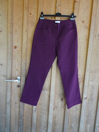 Schlichte, bordeauxrote Sommerhose von CV Gr. M - M97
