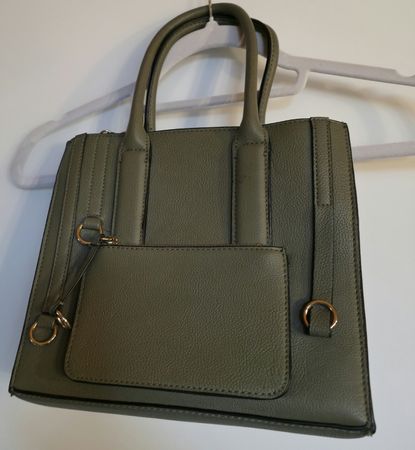 Grüne Handtasche, neuwertig