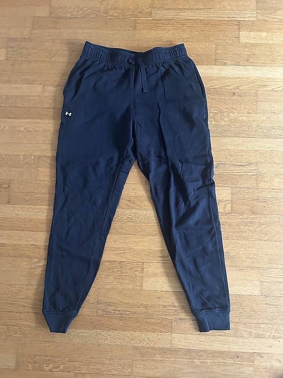 Hosen: under armour jogging pants – Gebraucht aus Hünenberg See von broglisvintage