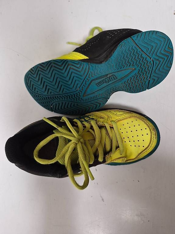 Scarpe per ragazzi: Jungs Tennisschuhe 28 2/3 – Usato da Otelfingen venduto da Adnil02