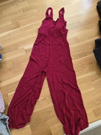 Damen Jumpsuit mit weiten Beinen rot Grösse M guter Zustand