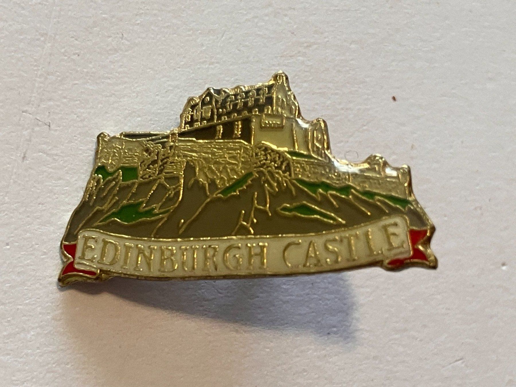 Placchette & Badge: 1 Pin Edinburgh Castle – Usato da Basel venduto da djwwpp