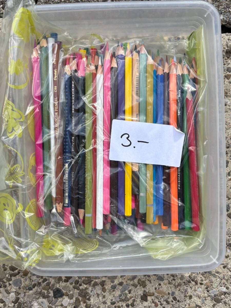 Farben: Farbstifte inkl. Box – Gebraucht aus Olten von Sonjason
