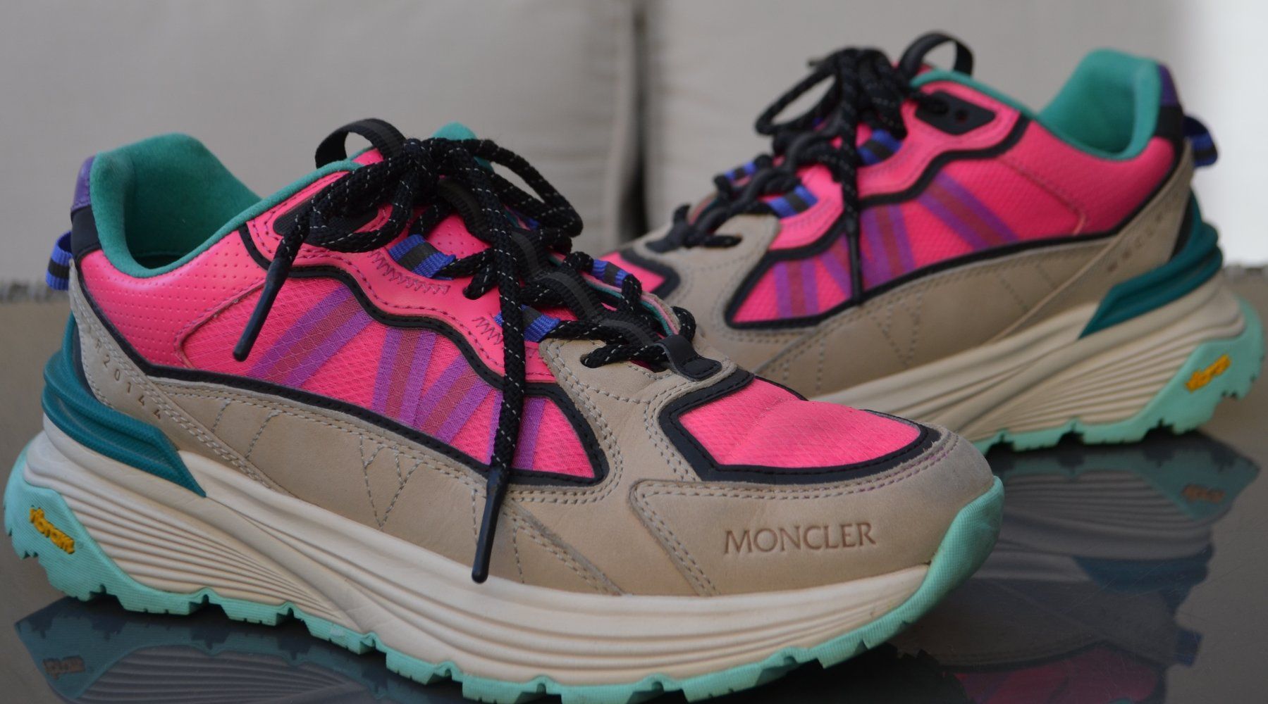 Moncler Damenschuhe: Moncler Lite Runner Trainers Sneakers 38 – Gebraucht aus Collonges von Auganien 1