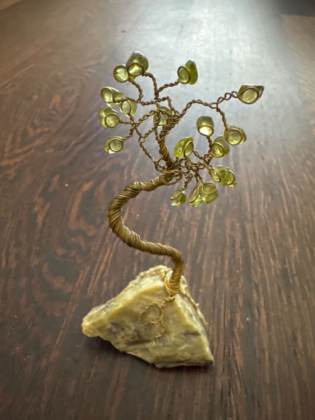 Pietre preziose: "Bäumchen" mit Sockel aus grünem Opal – Nuovo (secondo la descrizione) da Zürich venduto da Tarafo5