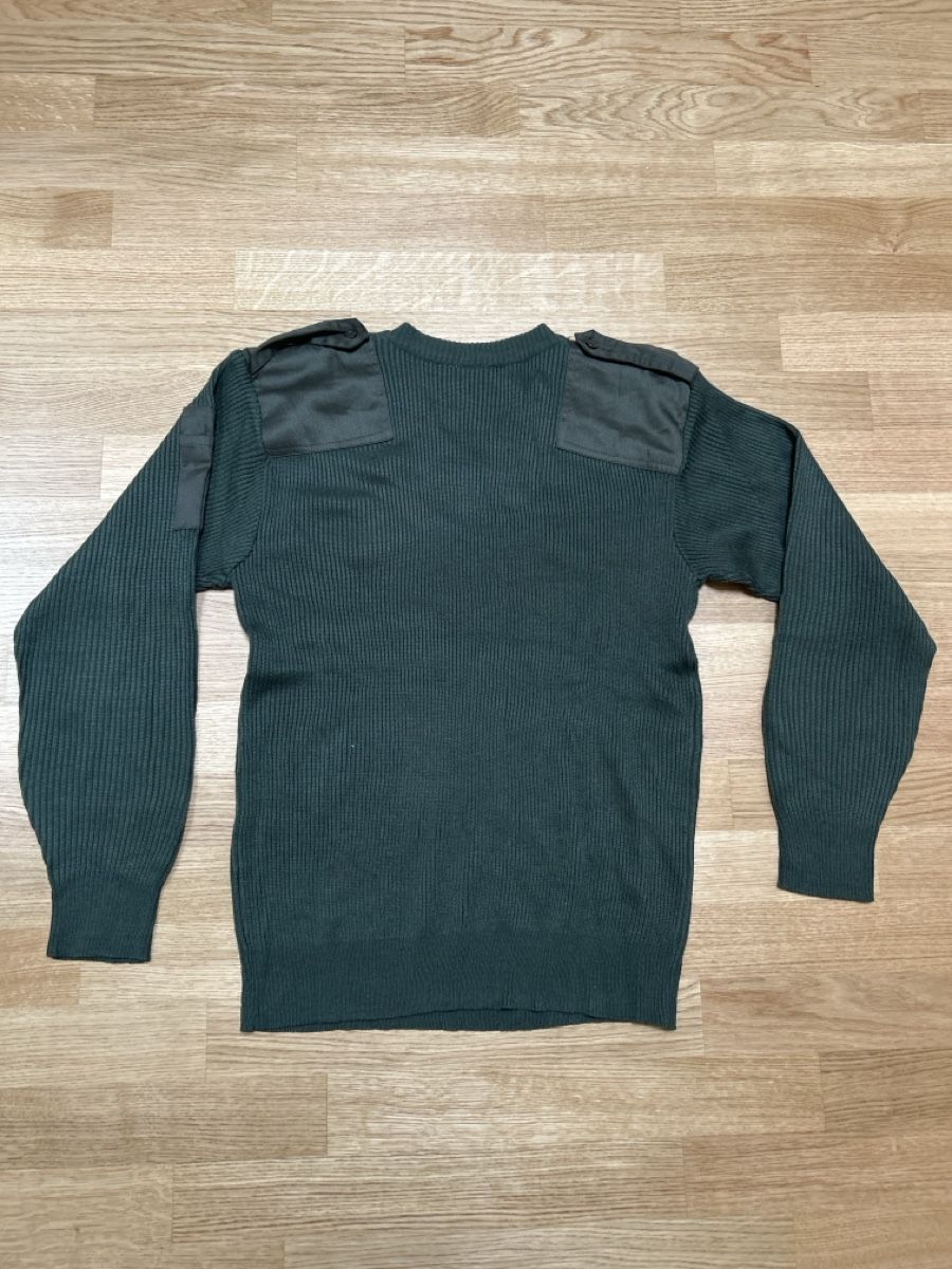 Pullover & Sweatshirts: Pullover Militär grün Grösse L mit Brusttaschen – Gebraucht aus Luzern von ThrowbackVintage 2