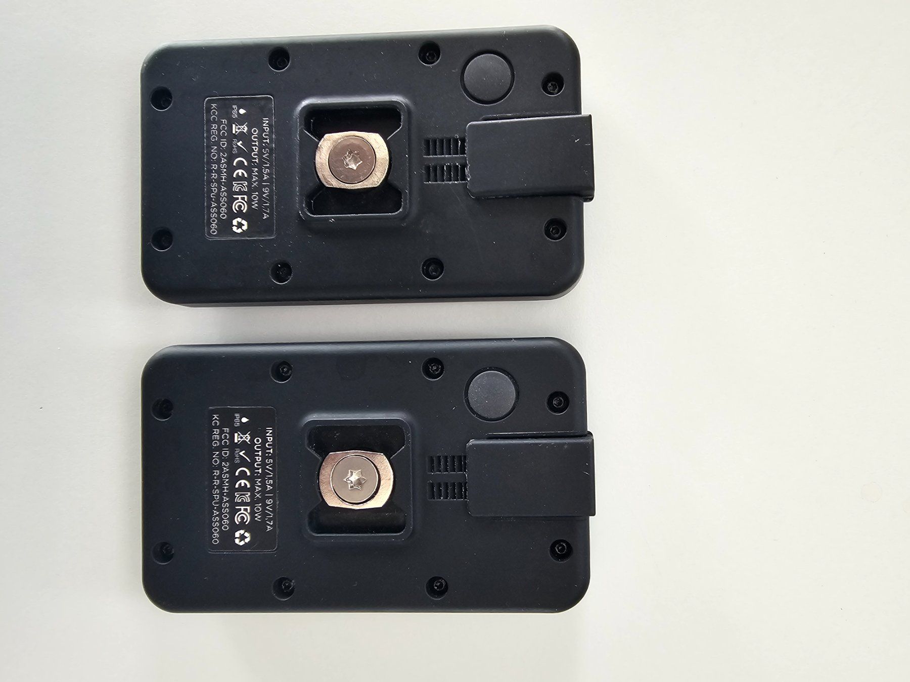 Caricabatterie: 2x SP Connect Wireless Charger – Usato da Lyss venduto da Faber1 1
