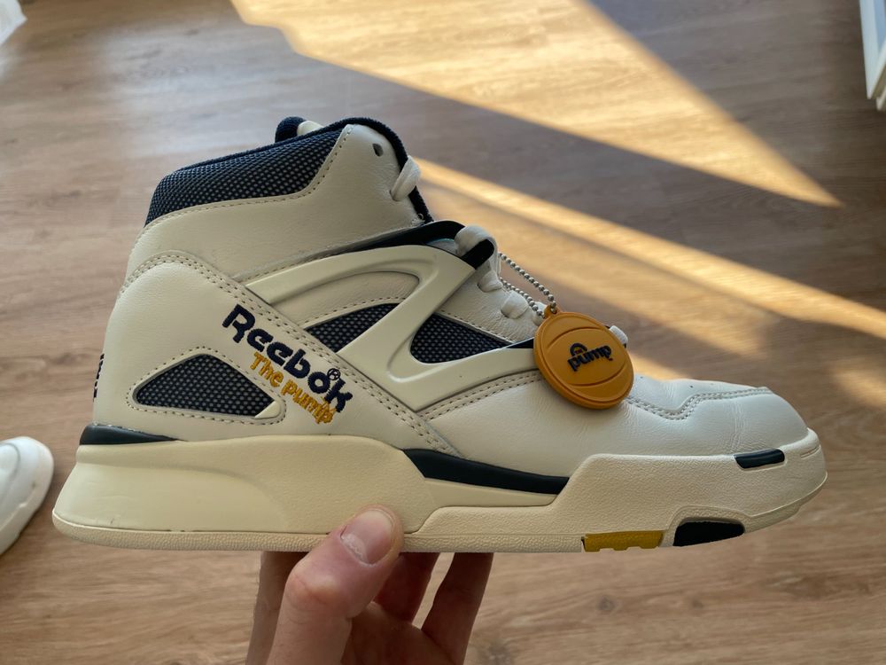 Reebok Pump Omni Zone II Chalk/Navy-Gold (GY5301) - Gr. 42 (Gebraucht ...
