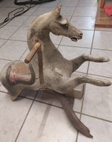 Schaukelpferd aus Holz