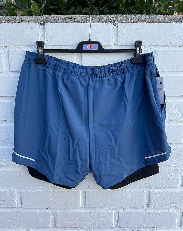 Pantaloni: Blaue Laufshorts – Nuovo e nell'imballaggio originale da Tagelswangen venduto da fireiceprincess 1