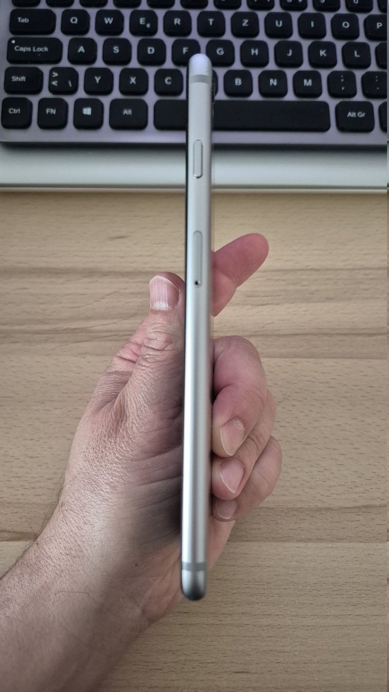 Apple Telefoni cellulari / Smartphones: iPhone 6S Plus 64GB Black/Space Gray 2995 mit neuem Akku – Usato da Münchenbuchsee venduto da MV_Solutions 4