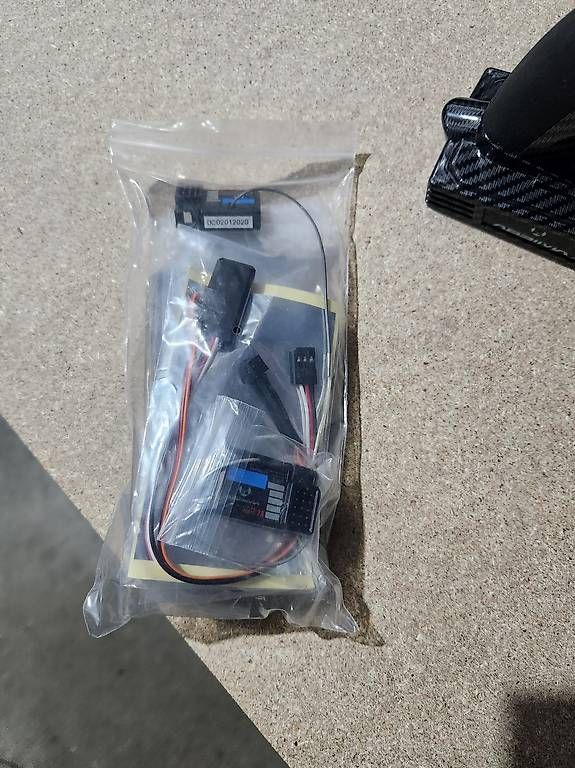 Telecomando: Télécommande Modélisme Absima CR4T neuve – Usato da Renens VD venduto da aligrapefruit 2