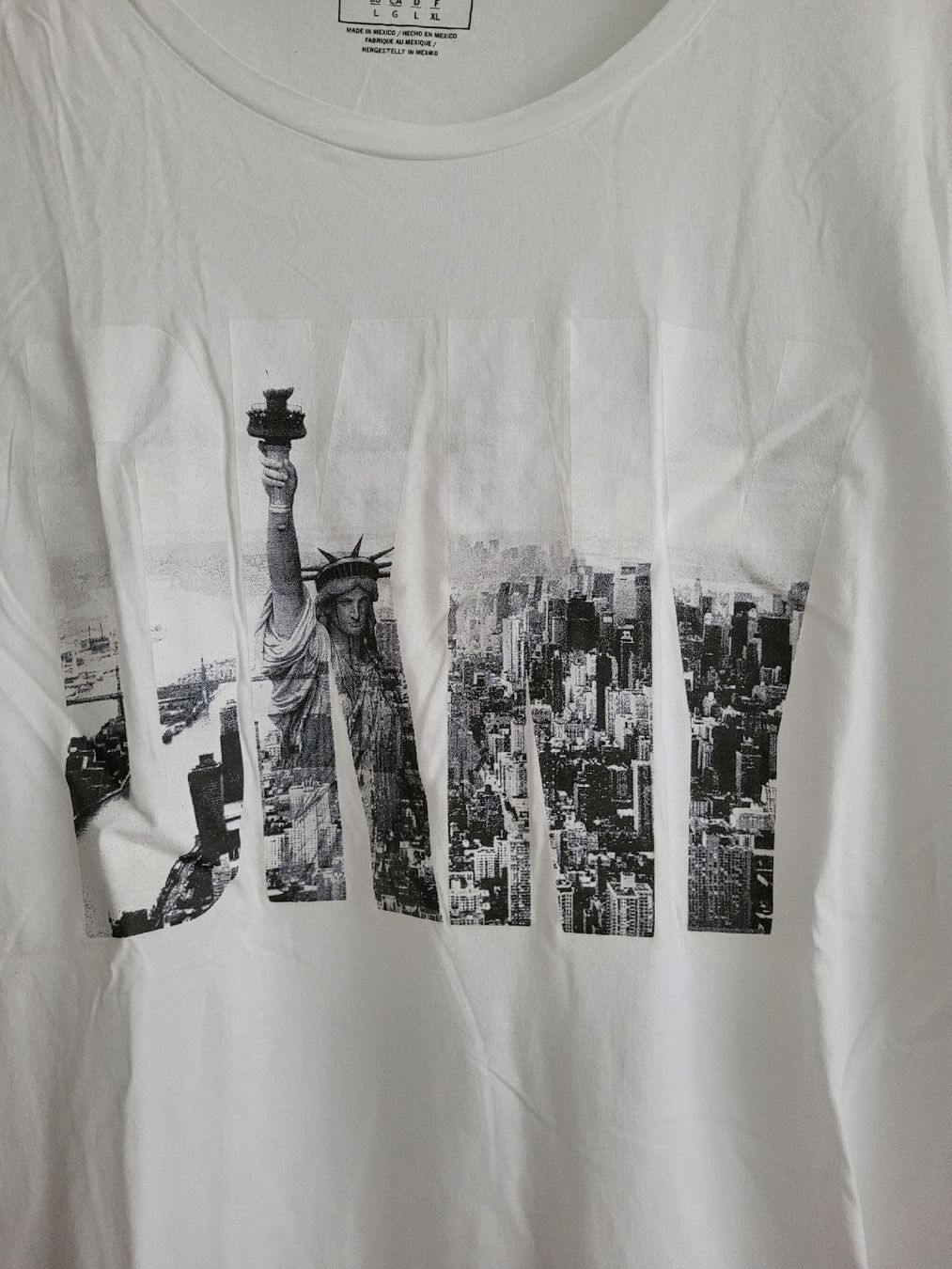 DKNY T-shirt: T-Shirt DKNY Grösse L – Nuovo (secondo la descrizione) da Lütisburg venduto da amerika123 1