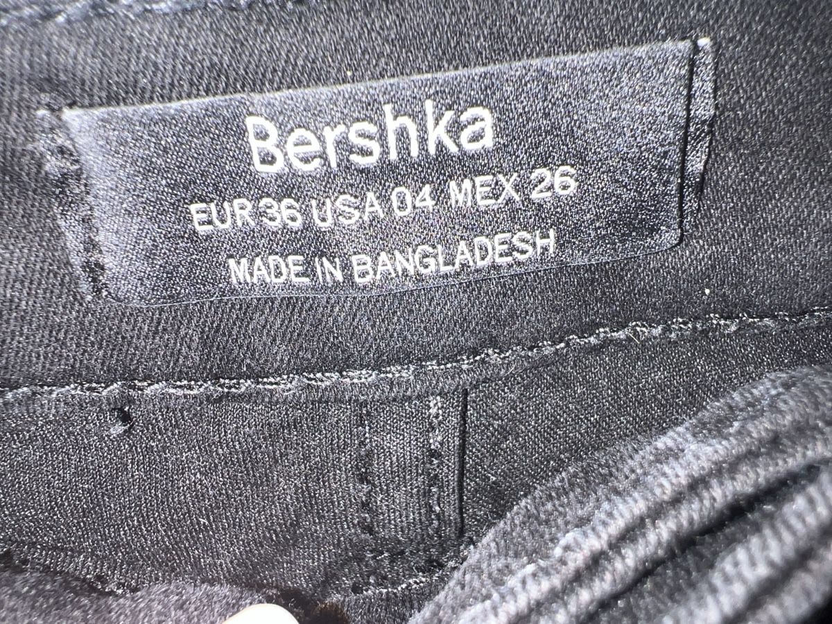 Bershka Jeans: Jeans Bershka EUR 36 – D'occasion à Oberengstringen par pri_c8jk 1