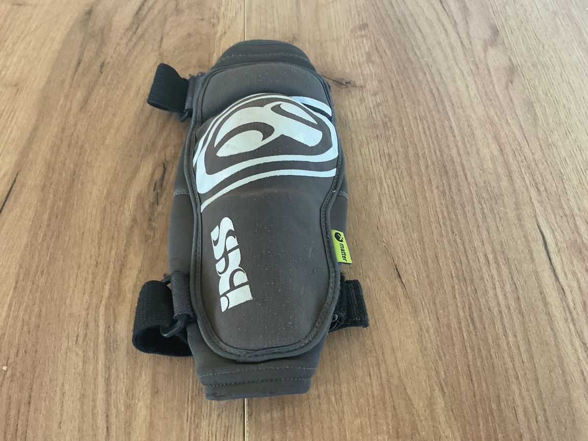 IXS Schutz & Schoner: iXS Flow EVO Ellbogenprotektoren.Grösse XL – Gebraucht aus Richterswil von Ianh1 1