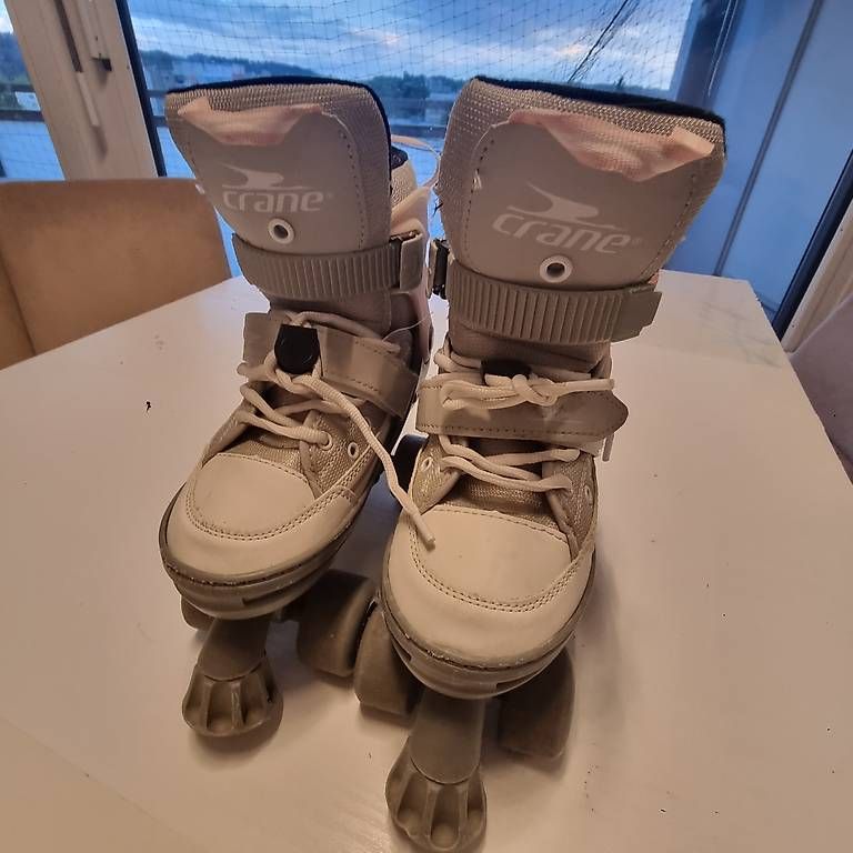 Patins à roul. & inline: Crane Rollschuhe grau/rosa  verstellbar Gr. 3337 – D'occasion à Bern par DiLara2000 2