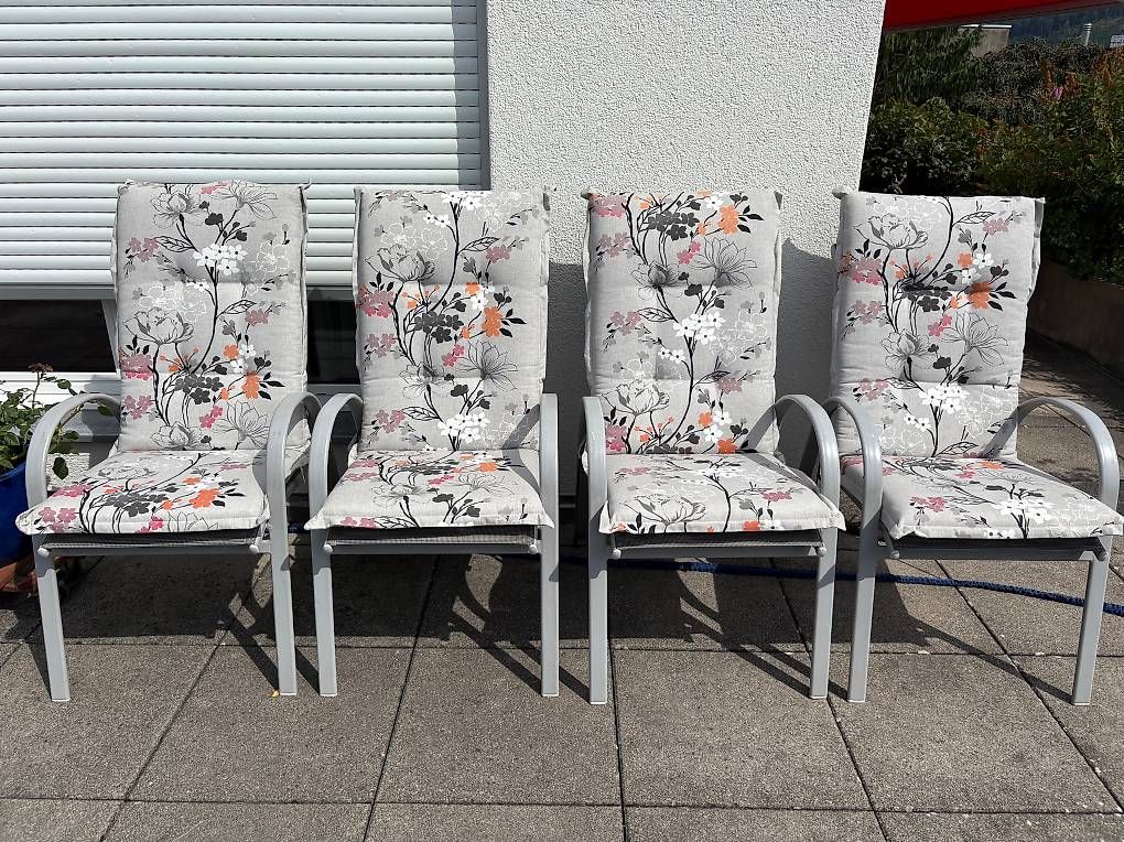 Stühle: Gartenstühle - Wetterfest – Gebraucht aus Nidau von Singuella