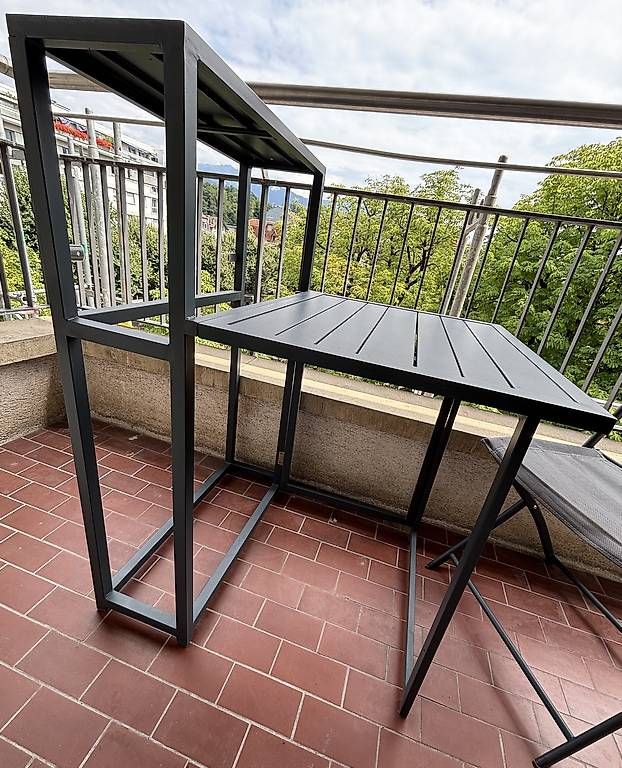 Set di tavolo e panche: Table de balcon avec chaise – Nuovo e nell'imballaggio originale da Vevey venduto da cat_tw2s 3