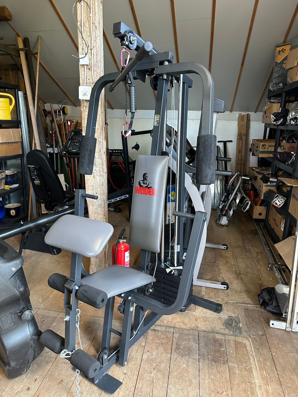 Vélos d'appartement: Weider Multifunktions-Kraftstation mit Gewichtsblock – D'occasion à Bennau par Santolina